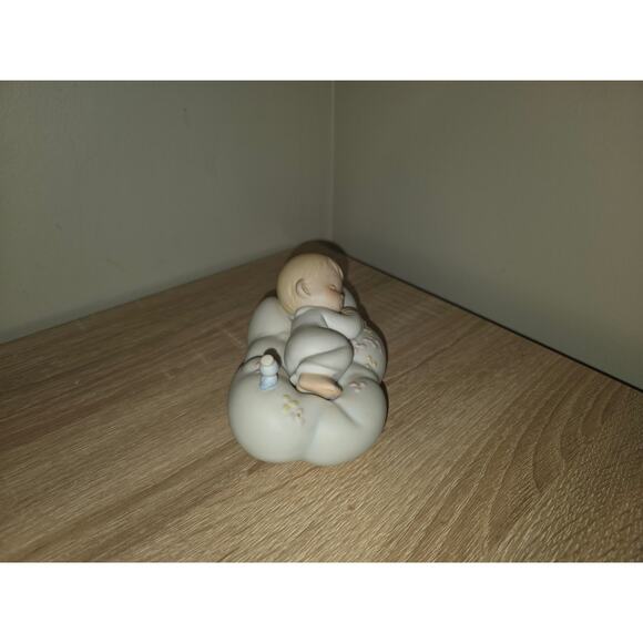 Precious Moments Safe In The Arms Of Jesus 521922 Porcelain Figurine 1992 5" - Picture 2 of 5